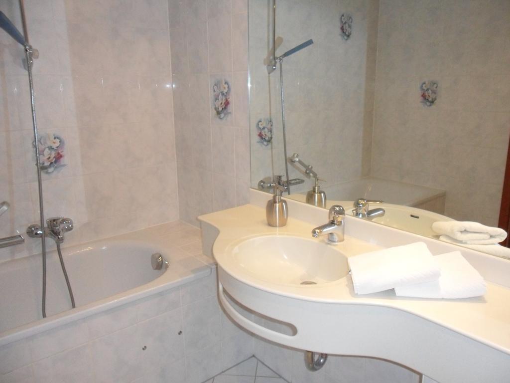 Kuner Weitzel Landgasthof Frohe Einkehr Gbr ميرتْسهاوزن الغرفة الصورة