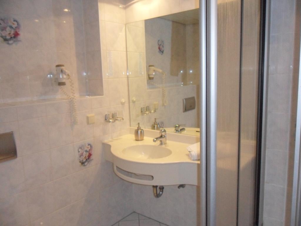 Kuner Weitzel Landgasthof Frohe Einkehr Gbr ميرتْسهاوزن الغرفة الصورة